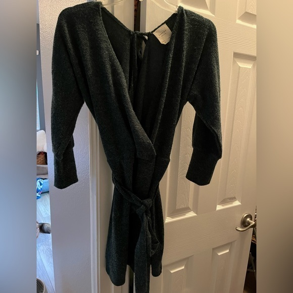 harper heritage Dresses & Skirts - Francesca’s sweater‎ dress